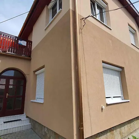 In Balatonlelle 43115 * Kishegy (Somogy)