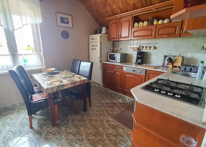 In Balatonlelle 43115 *